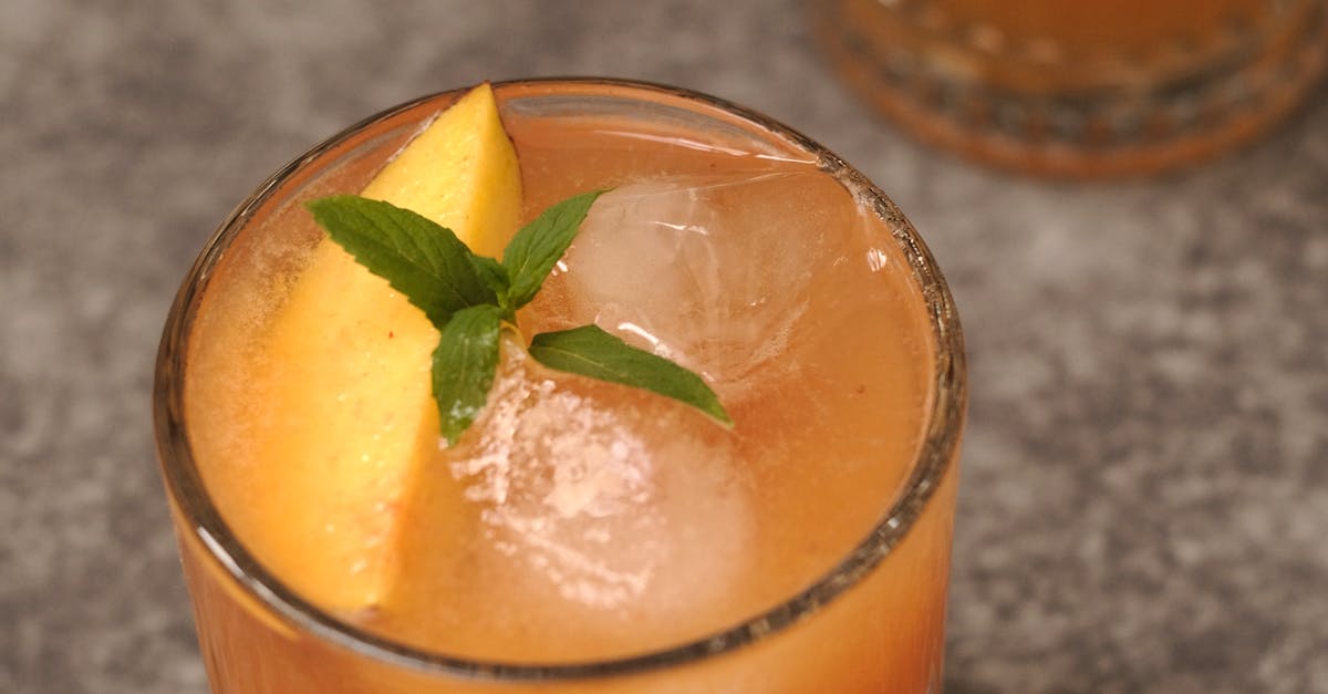 Peach Liqueur Cocktails That Actually Sell: 6 Menu-Ready Specs Using Vedrenne